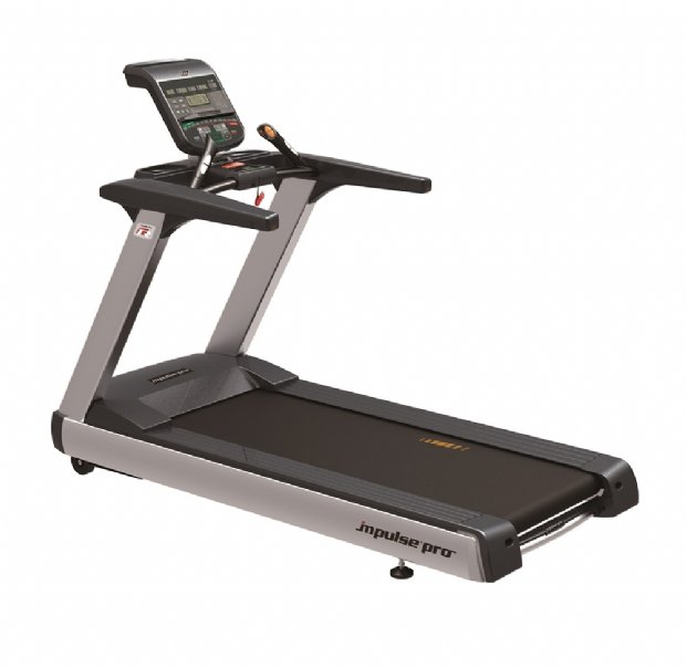 RT700 Treadmill